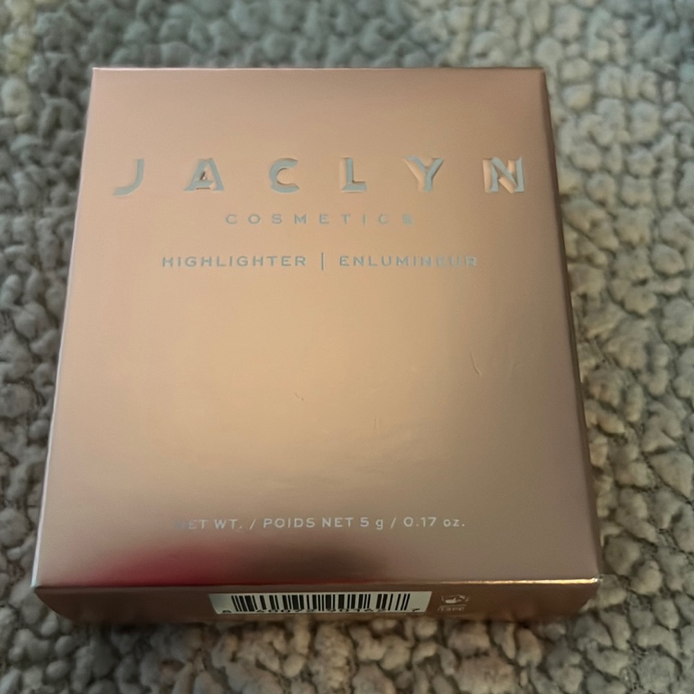 Jaclyn cosmetics, highlighter Iced